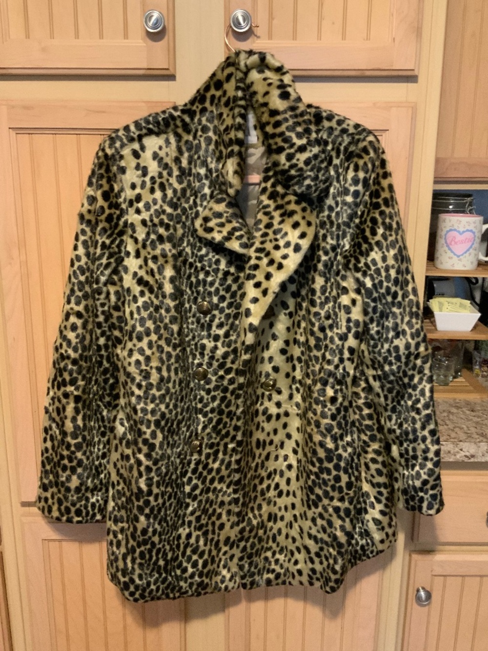 Women’s leopard faux fur jacket preowned size X-Large